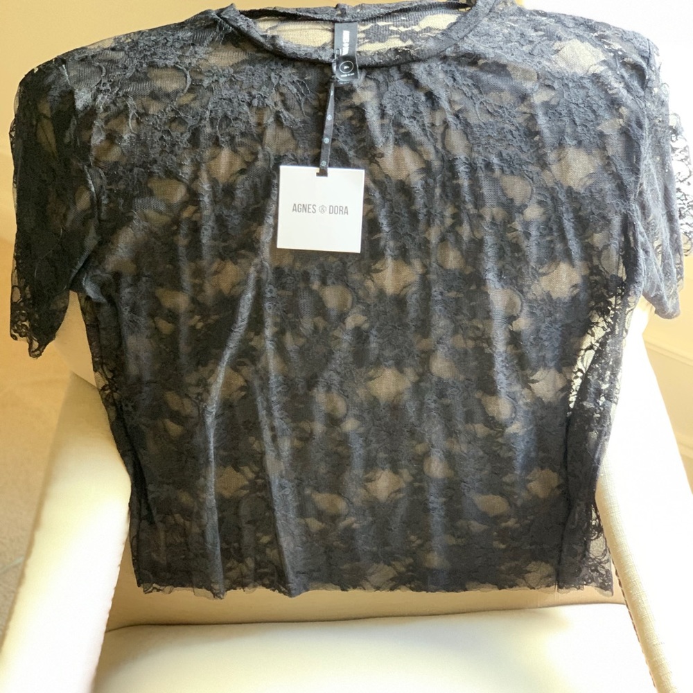 Brand new Agnes & Dora Mesh Tee Size M
